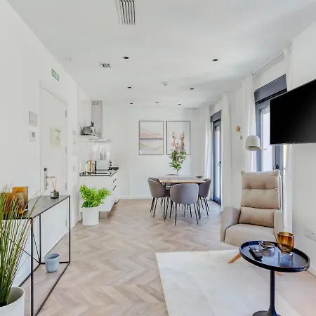 Limehome Calle Ancha Del Carmen - Digital Access Aparthotel Malaga