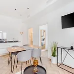Limehome Calle Ancha Del Carmen - Digital Access Aparthotel
