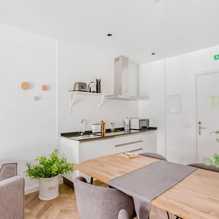 Limehome Calle Ancha Del Carmen - Digital Access Aparthotel